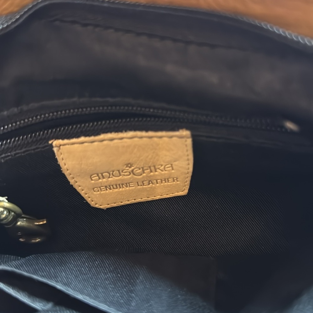 Anuschka Unique Art Handbag/Crossbody - Picture 7 of 13